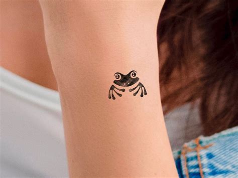 frog tattoo japanese|minimalist frog tattoo.